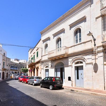 Palazzo Greco - Luxury Apartments With Sea-View Остуни Экстерьер фото